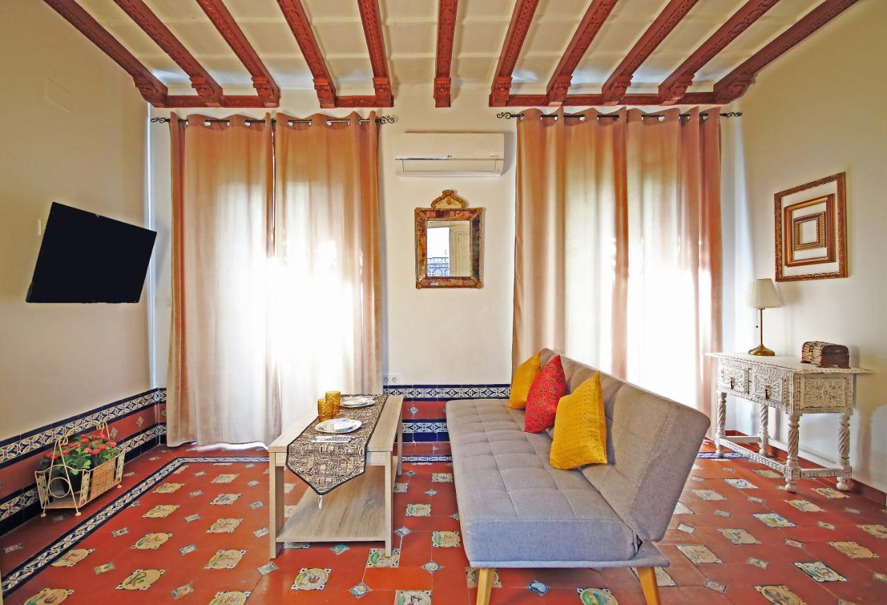 Palace-house Hércules 92 Habitación en casa particular *