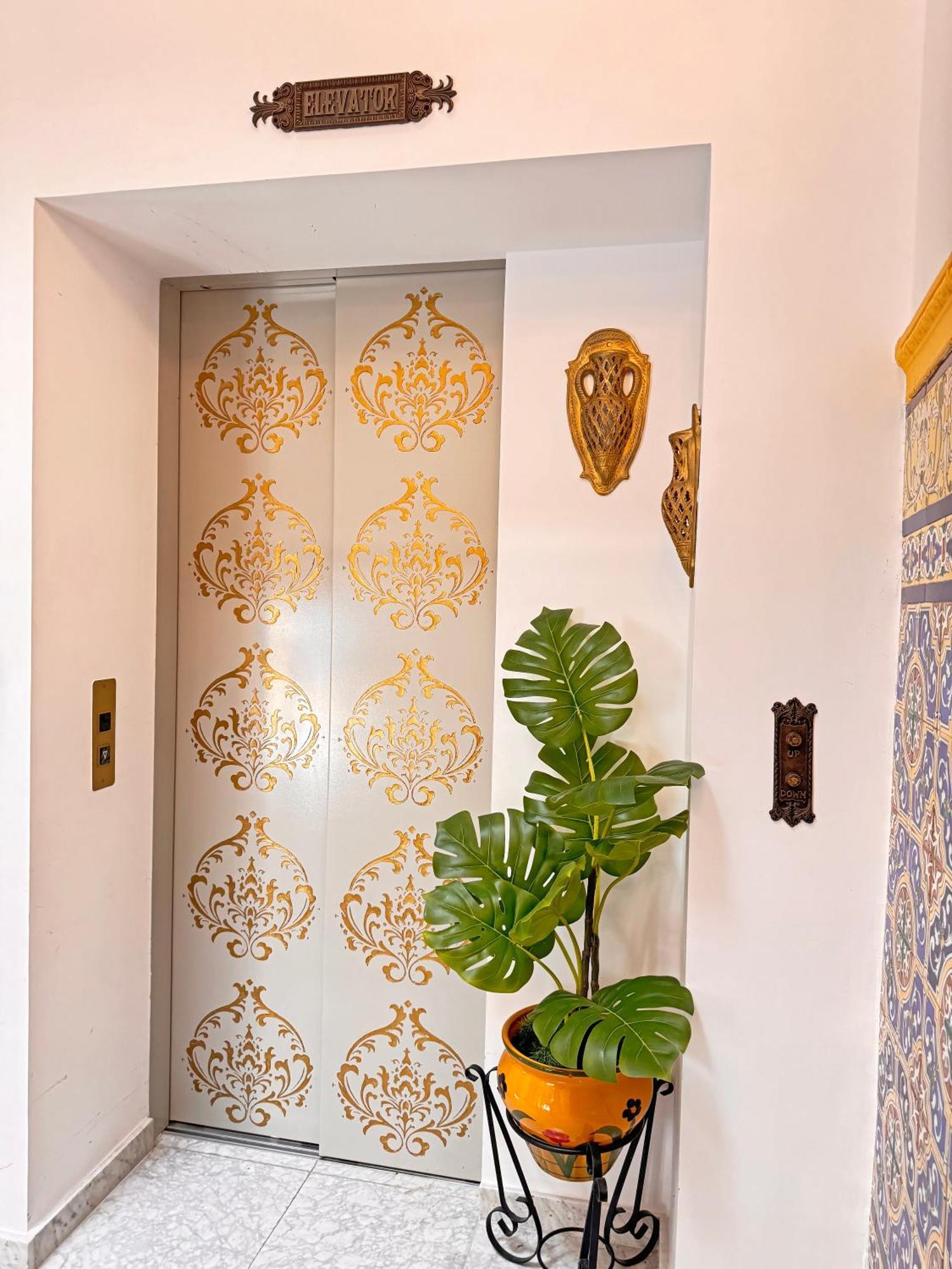 Palace-house Hércules 92 Habitación en casa particular