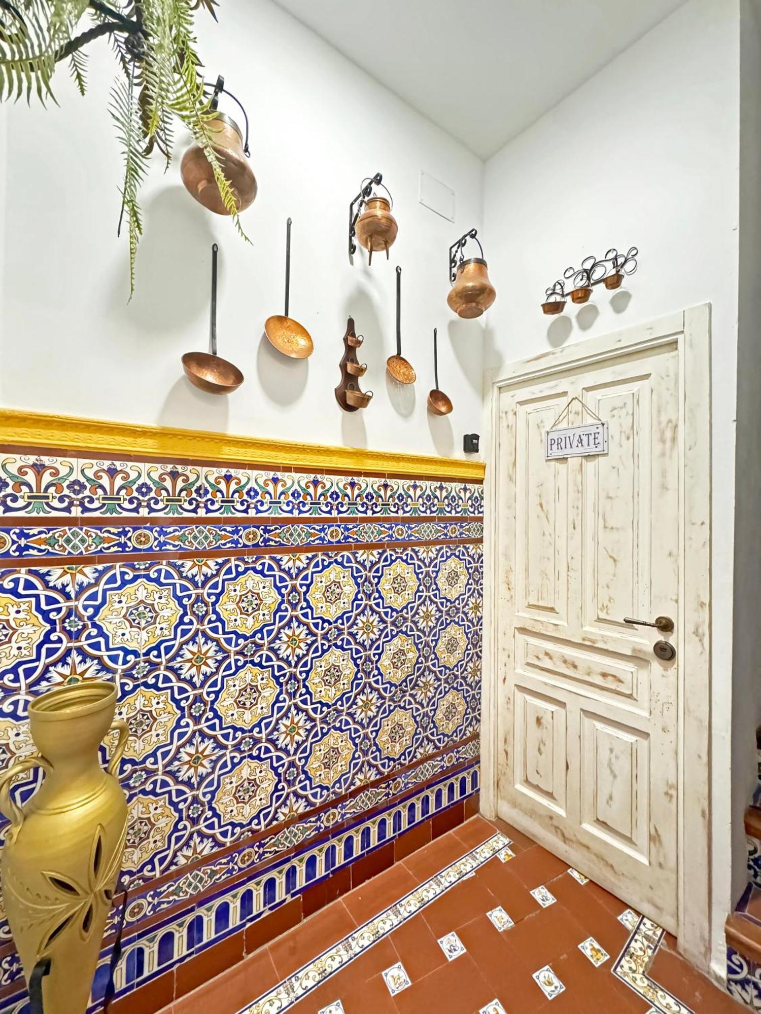 Palace House Hercules -