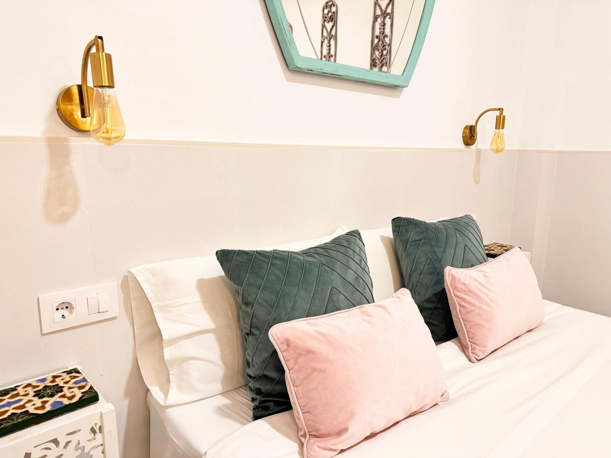 Palace House Hercules - Homestay Seville