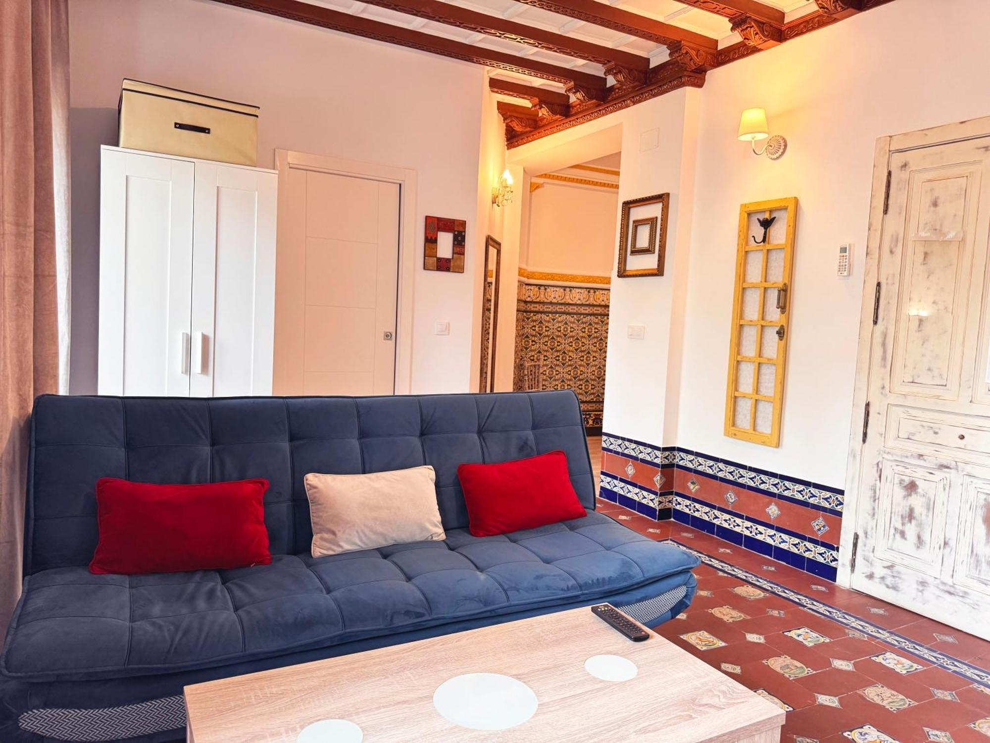 Palace House Hercules - *