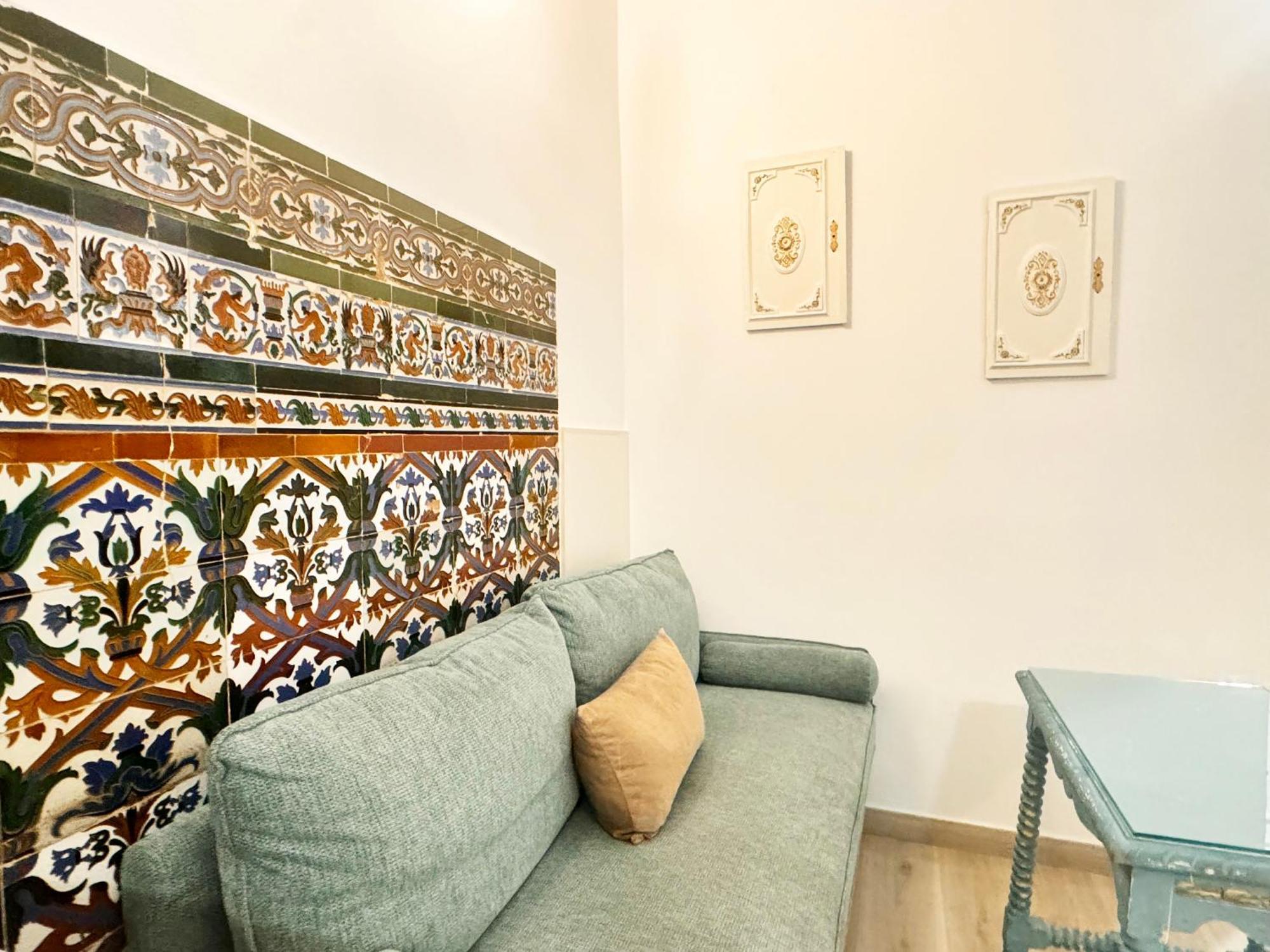 Palace House Hercules - *