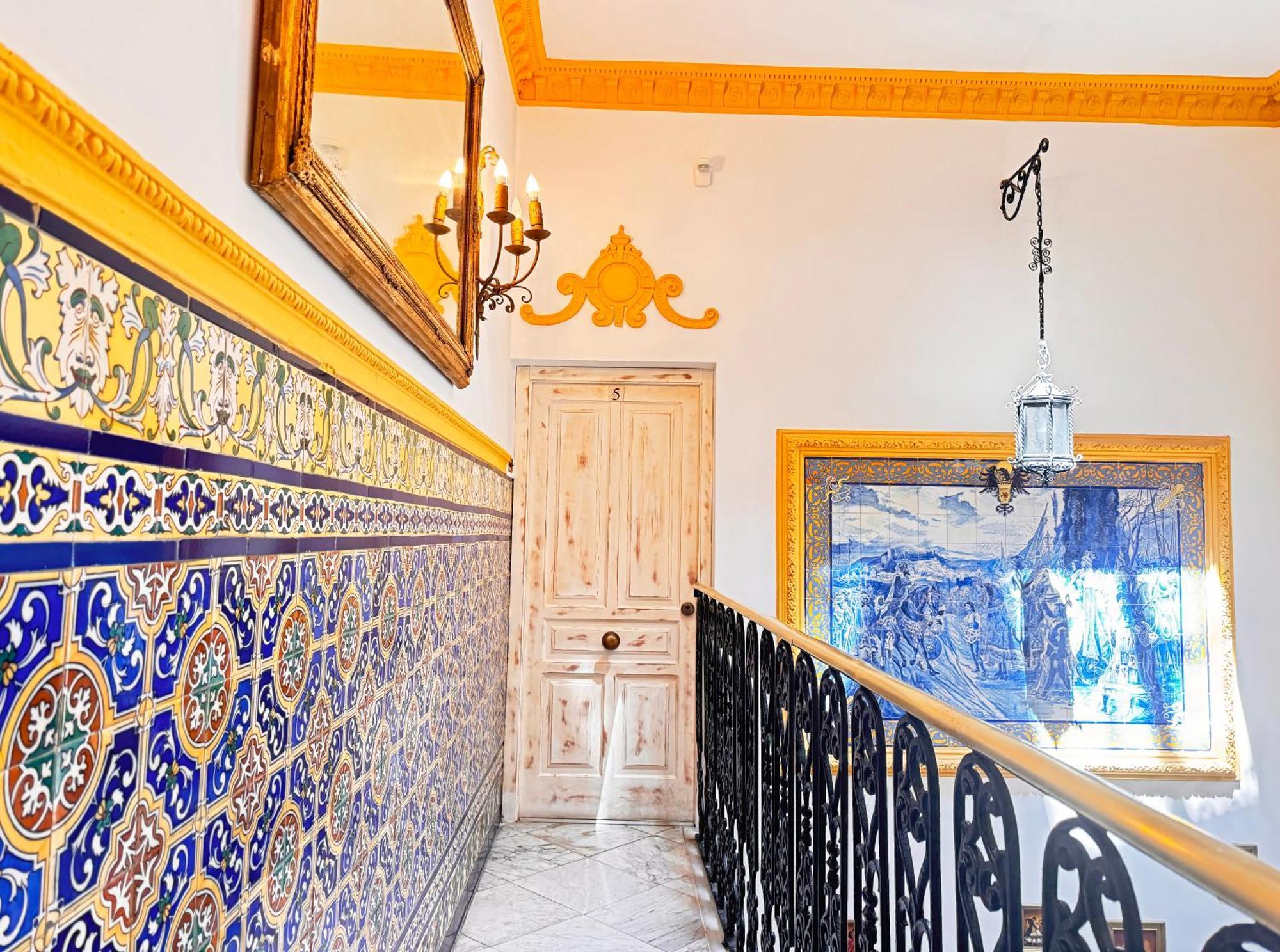 Palace House Hercules -
